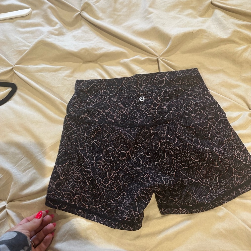 Lululemon size 8 align shorts